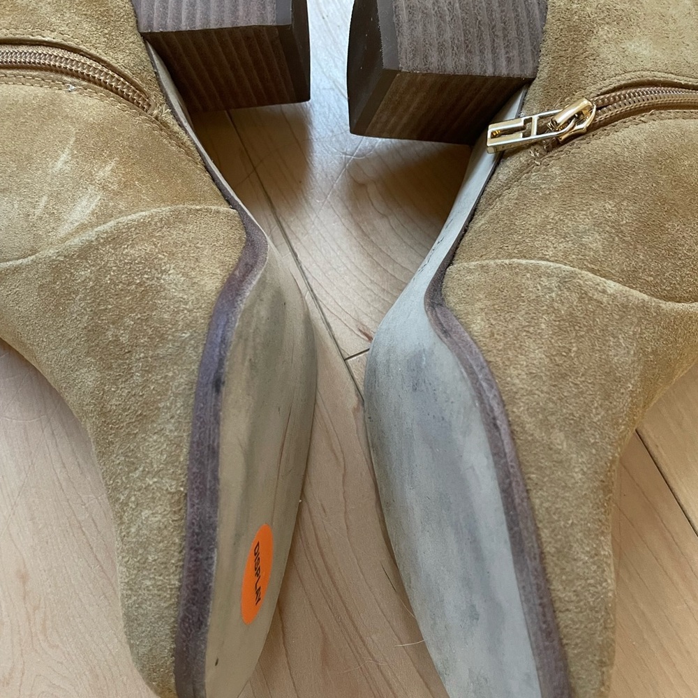 Boots - Picture 4 of 8